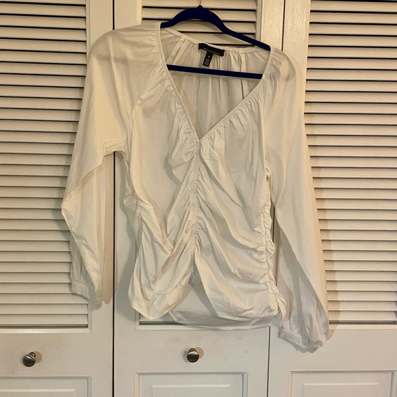 WHBM Long Sleeve Ruched V-Neck Poplin Top - Picture 5 of 6